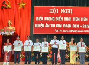 Ân Thi: Tuyên dương điển hình trong phong trào thi đua yêu nước 2010 - 2015